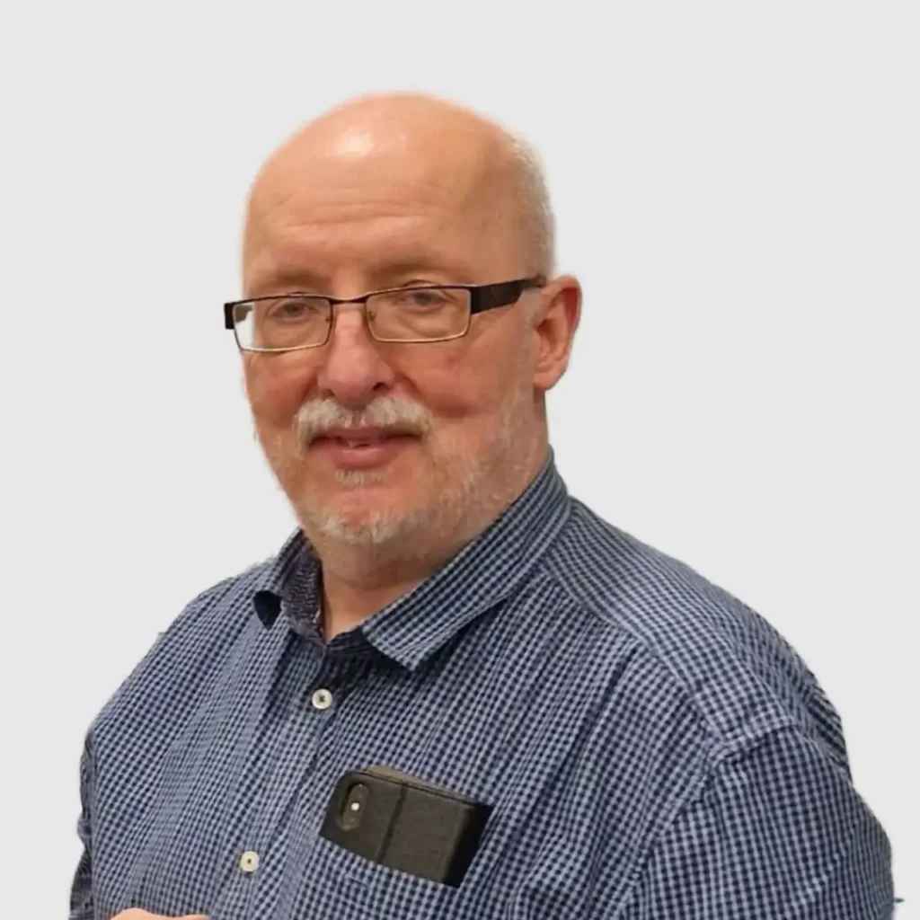Das Bild zeigt ein Portrait von Hasan Hoffmann.